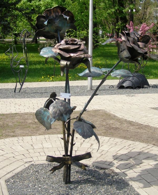 Донецки парк кованых фигур
