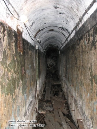 Pervyy_koridor_v_bunkere_Voroshilova.jpg