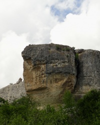 Язичницьке святилище біля «житла» вівчаря в Алімовій балці