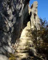 «Потаємні» сходи поблизу Успенського монастиря