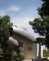 Памятник воинам-авиаторам самолет ИЛ-28 в с.Чайкино