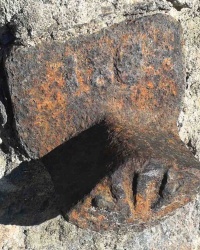 Репер УГУ № 189 в пер. Полтавский, 11, г. Луганск.