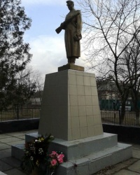 Братская могила воинов ВОв, пос. Тельмана, г. Луганск