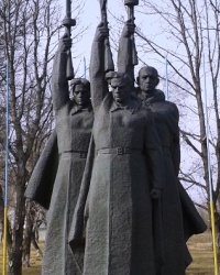 Братская могила воинов ВОв, г. Александровск (г. Луганск)
