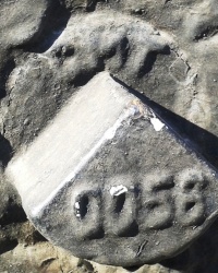 Репер СМТ № 0058 по ул. Тюленина, 2, с. Трехизбенка