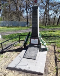 Братская могила воинов ВОв, с. Лужок