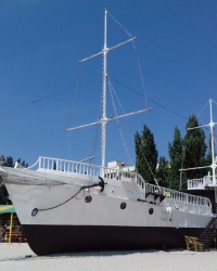 Корабль-ресторан, с. Луговое