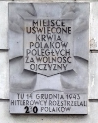 Памятный знак Тхорка на ул. Вежбова, 9, г. Варшава