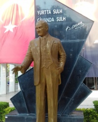 Пам'ятник Ататюрку Мустафі, м. Кемер