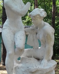 Скульптура "Купальниці"