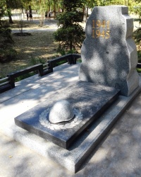 Пам'ятник воїнам 1941-1945 рр., смт Слобожанське