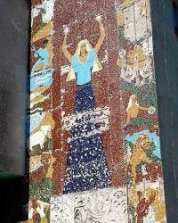 Мозаика на кинотеатре "Фала", г. Гижицко