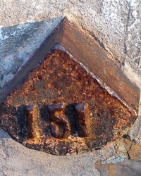 Репер № 151 на бул. Слинько, 9, г. Харьков