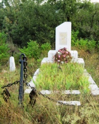 Братская могила воинов 79-й Морской СБ, пос. Дальнее