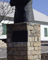 Памятник Гринченко Б.Д., с. Алексеевка