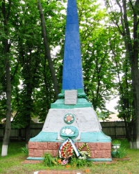 Памятник воинам-односельчанам в с. Ольхи