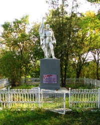 Могила неизвестному солдату в с. Драбовка