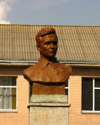 Бюст Кунице А.С. в с. Великий Хутор