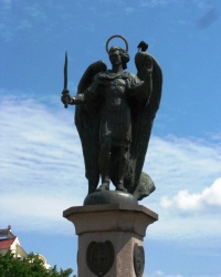 Памятник Архангелу Михаилу в г. Киев (Оболонь)