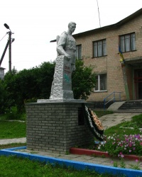 Памятник воинам-освободителям в с. Головятино