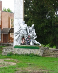 Памятный обелиск славы односельчанам в с. Заречье