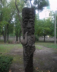 Скульптура "12 месяцев" в г. Городище