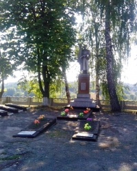 Пам'ятник радянським воїнам в с. Лісовичі
