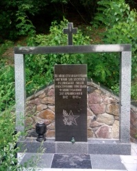 Пам'ятник розстріляним в 1942-1943 роках мешканцям Макарова