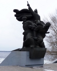 Памятник 152-й стрелковой дивизии форсировавших р. Днепр в 1943г.