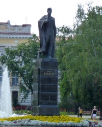 Памятник Рудневу в Харькове