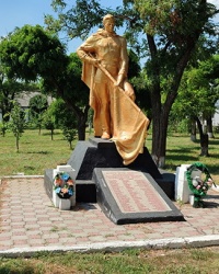 Памятник погибшим воинам-односельчанам в с. Марьяновка (Бильмакский р-н)