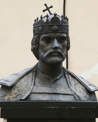 Памятник первому венгерскому королю Иштвану Святому в г. Берегово