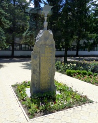 Памятник рабочим завода им.Шевченко павшим в боях за Родину 1941-1945 гг. в Волнянске