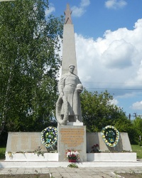 Памятник воинам-односельчанам в с. Жванец
