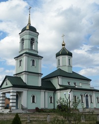 Свято-Троицкий храм в поселке Новые Санжары
