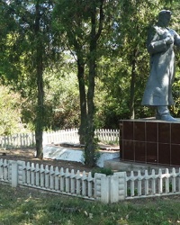 Братская могила советских воинов  в с. Мануйловка