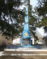 Памятник воинам-односельчанам (1941-1945 гг.) в с. Волчок