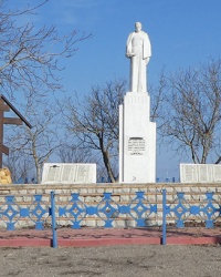 Мемориал воинам-односельчанам, погибшим в годы войны 1941-1945 гг. в с. Мариновка