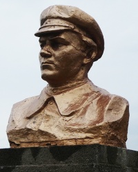 Памятник коммунисту И.Е.Бочкину в с. Верхняя Сыроватка