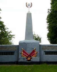 Памятник воинам-односелчанам в с. Зиново