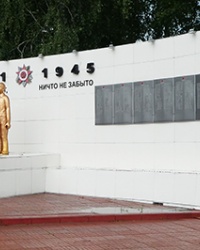 Памятник воинам-односельчанам в пгт. Ольшаны