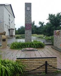 Памятник воинам-односельчанам в с. Ильино (Бердянский р-н)