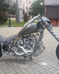 Скульптура «Призрачный гонщик» в г. Бердянск