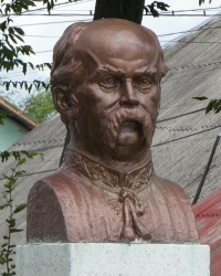 Памятник Тарасу Шевченко в г. Вашковцы