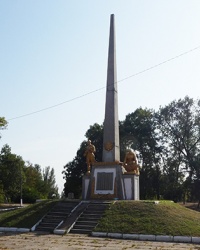 Памятник воинам-землякам (1941-1945 гг.) в г. Каменка-Днепровская