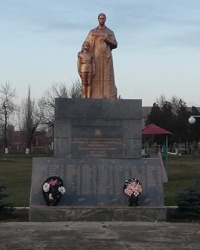 Братская могила советских воинов в с. Новоселовка (Ореховский р-н)
