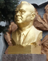 Памятник советскому военачальнику Антипенко Н. А. (на могиле) в с. Покровское