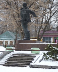 Памятник В. П. Чкалову в Днепропетровске