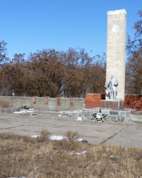 Братская могила в с.Александровка (Днепропетровский р-н)