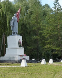 Памятник советским воинам в г.Изюм